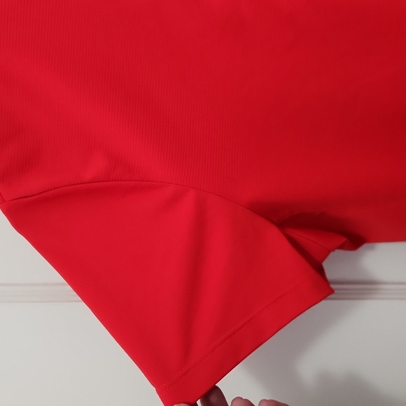 Tail Women's Short Sleeve Golf Top Size Medium - Picture 3 of 8